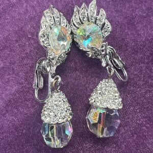 Hattie Carnegie - Vintage Rhinestone /Crystal Drop  Clip -on Earrings !